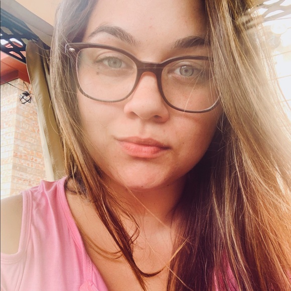 Meet your Posher, Alissa - Picture 1 of 1